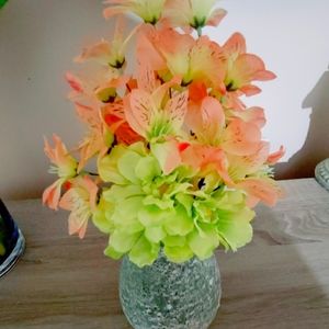 Artificial flower arrangement